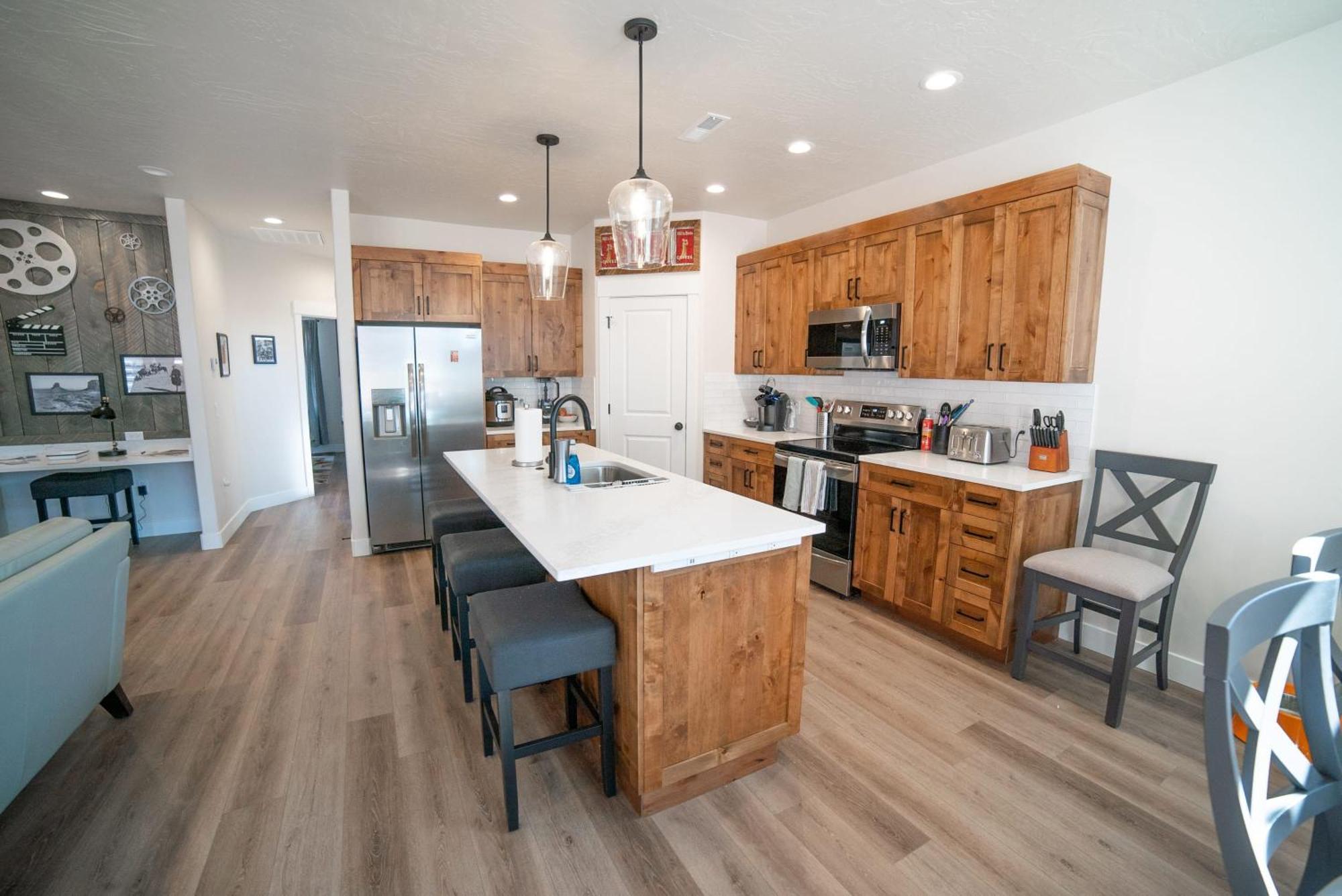 Hollywood Hangout - New West Properties Kanab Exterior photo